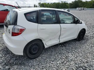 2013 Honda Fit with VIN JHMGE8H35DC005128, listed as a Copart auction lot 52375995 with 163,172 mi miles and Non Repairable. Bid and sale history available at carsss.com. Image 3.