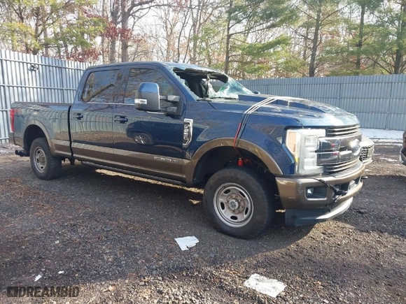 2017 Ford Super Duty F-250 SRW Lariat with VIN 1FT7W2BTXHEF12704, listed as a IAAI auction lot 41184490 with 166,196 mi miles. Bid and sale history available at carsss.com. Image 1.