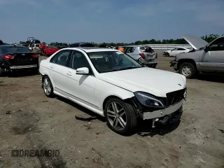 2013 Mercedes-Benz C 250 Sport с VIN WDDGF4HBXDR293035, выставлен на аукционе Copart как лот 60716965 с пробегом 102 726 миль миль и Списание • Salvage title. История ставок и продаж доступна на DreamBid. Изображение 13.