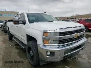 2015 Chevrolet Silverado 3500HD LTZ z VIN 1GC4K0C85FF679444, wystawiony jako Copart lot #49138775 z przebiegiem 165 344 mil mil oraz Czysty tytuł • Clean title. Historia ofert i sprzedaży dostępna na DreamBid. Obrazek 13.