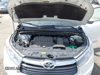 2016 Toyota Highlander XLE z VIN 5TDKKRFH3GS170784, wystawiony jako IAAI lot #42091024 z przebiegiem 83 300 mil mil oraz . Historia ofert i sprzedaży dostępna na DreamBid. Obrazek 10.