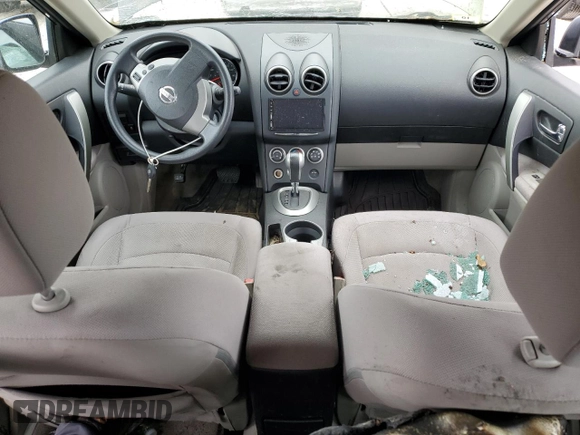 2011 Nissan Rogue SV z VIN JN8AS5MV1BW689990, wystawiony jako Copart lot #58063305 z przebiegiem Nie podano mil oraz Czysty tytuł • Clean title. Historia ofert i sprzedaży dostępna na DreamBid. Obrazek 8.