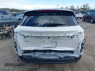 2016 Lincoln MKX Select with VIN 2LMPJ6KR7GBL59266, listed as a IAAI auction lot 42044990 with 131,233 mi miles. Bid and sale history available at carsss.com. Image 17.