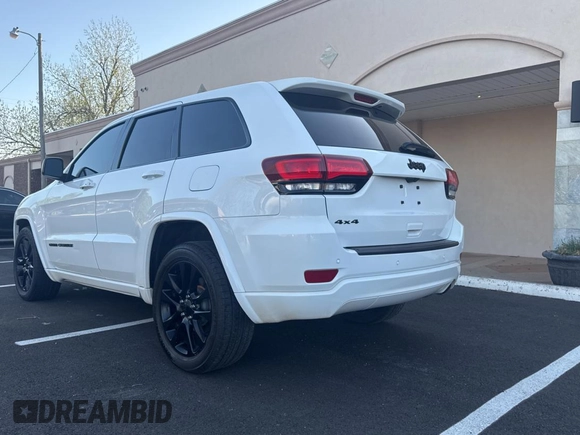 2019 Jeep Grand Cherokee Laredo E with VIN 1C4RJFAG6KC611574, listed as a Copart auction lot 53000945 with 110,698 mi miles and Clean Title. Bid and sale history available at carsss.com. Image 3.