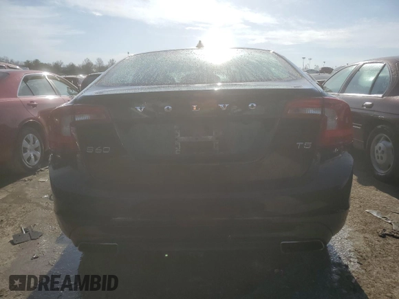 2014 Volvo S60 T5 z VIN YV1612FS1E2278441, wystawiony jako Copart lot #46378444 z przebiegiem 140 065 mil mil oraz Szkoda całkowita • Salvage title. Historia ofert i sprzedaży dostępna na DreamBid. Obrazek 6.
