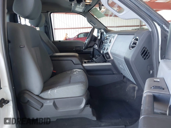 2015 Ford F-250 XLT z VIN 1FT7X2B60FEC27921, wystawiony jako IAAI lot #41962970 z przebiegiem 316 909 mil mil oraz . Historia ofert i sprzedaży dostępna na DreamBid. Obrazek 5.