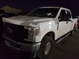 2019 Ford F-250 XL z VIN 1FT7W2B65KED86544, wystawiony jako IAAI lot #42339636 z przebiegiem 257 065 mil mil oraz . Historia ofert i sprzedaży dostępna na DreamBid. Obrazek 1.