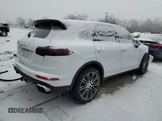 2015 Porsche Cayenne Turbo z VIN WP1AC2A28FLA80645, wystawiony jako Copart lot #45546165 z przebiegiem 105 952 mil mil oraz Szkoda całkowita • Salvage title. Historia ofert i sprzedaży dostępna na DreamBid. Obrazek 3.