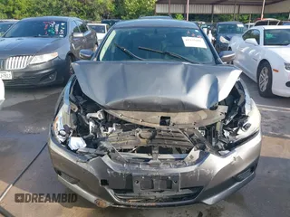 2017 Nissan Altima S z VIN 1N4AL3AP8HC499140, wystawiony jako IAAI lot #42375201 z przebiegiem 166 110 mil mil oraz . Historia ofert i sprzedaży dostępna na DreamBid. Obrazek 12.