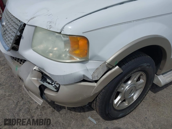 2005 Ford Expedition Eddie Bauer с VIN 1FMFU17525LA68887, выставлен на аукционе IAAI как лот 41882254 с пробегом 207 010 миль миль и . История ставок и продаж доступна на DreamBid. Изображение 12.
