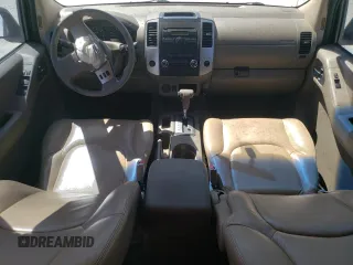 2009 Nissan Frontier SE z VIN 1N6AD07U79C422129, wystawiony jako Copart lot #49303975 z przebiegiem Nie podano mil oraz Szkoda całkowita • Salvage title. Historia ofert i sprzedaży dostępna na DreamBid. Obrazek 8.