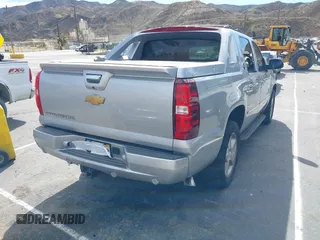 2013 Chevrolet Avalanche LT with VIN 3GNMCFE07DG379110, listed as a IAAI auction lot 41624639 with 142,871 mi miles and . Bid and sale history available at DreamBid. Image 4.
