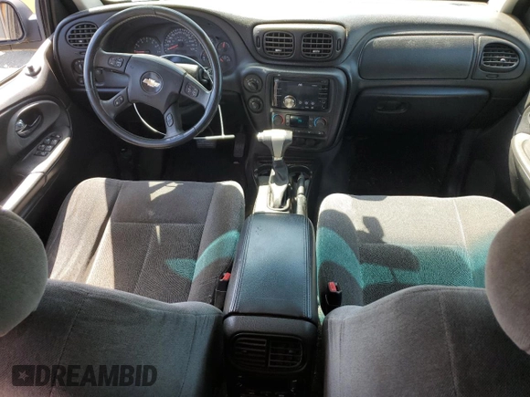 2005 Chevrolet TrailBlazer LT with VIN 1GNDT13S652167235, listed as a Copart auction lot 55501835 with 220,698 mi miles and Clean Title. Bid and sale history available at DreamBid. Image 8.