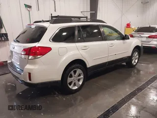 2014 Subaru Outback 2.5i Premium with VIN 4S4BRCCC6E3284922, listed as a IAAI auction lot 41446811 with 155,586 mi miles. Bid and sale history available at carsss.com. Image 4.