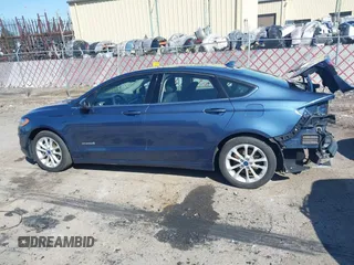 2019 Ford Fusion SE with VIN 3FA6P0LU8KR131951, listed as a IAAI auction lot 41908428 with 58,611 mi miles and . Bid and sale history available at DreamBid. Image 14.