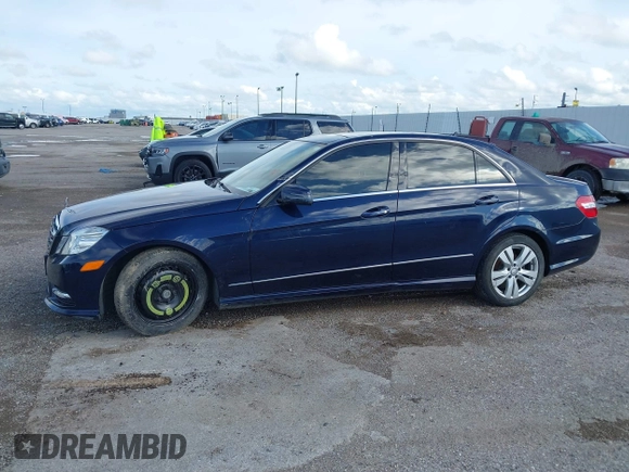 2013 Mercedes-Benz E 350 Luxury z VIN WDDHF8JB3DA763748, wystawiony jako IAAI lot #42447273 z przebiegiem 140 460 mil mil oraz . Historia ofert i sprzedaży dostępna na DreamBid. Obrazek 6.