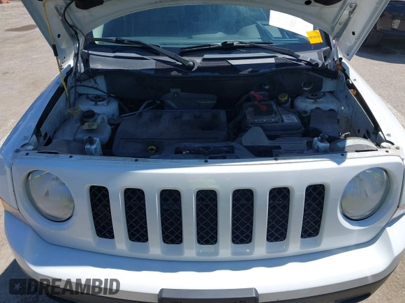 2014 Jeep Patriot Latitude z VIN 1C4NJPFB1ED505288, wystawiony jako IAAI lot #42118356 z przebiegiem 146 615 mil mil oraz . Historia ofert i sprzedaży dostępna na DreamBid. Obrazek 10.