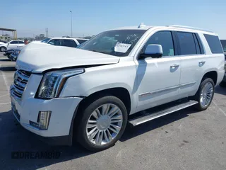 2017 Cadillac Escalade Platinum z VIN 1GYS4DKJ4HR223704, wystawiony jako IAAI lot #42303763 z przebiegiem 82 971 mil mil oraz . Historia ofert i sprzedaży dostępna na DreamBid. Obrazek 2.