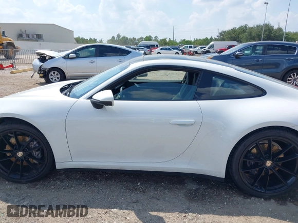 2022 Porsche 911 Carrera with VIN WP0AA2A91NS206000, listed as a IAAI auction lot 40382242 with 26,394 mi miles. Bid and sale history available at carsss.com. Image 15.
