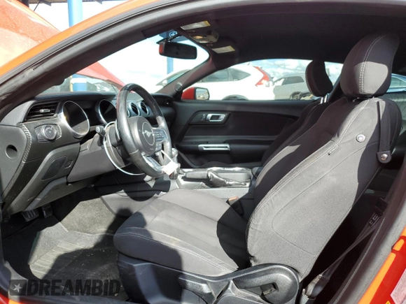 2018 Ford Mustang EcoBoost z VIN 1FA6P8TH3J5172653, wystawiony jako Copart lot #47821565 z przebiegiem 94 947 mil mil oraz Szkoda całkowita • Salvage title. Historia ofert i sprzedaży dostępna na DreamBid. Obrazek 7.