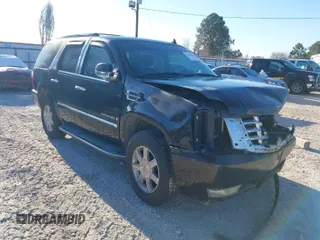 2007 Cadillac Escalade z VIN 1GYEC63867R265703, wystawiony jako IAAI lot #41846852 z przebiegiem 155 370 mil mil oraz . Historia ofert i sprzedaży dostępna na DreamBid. Obrazek 1.
