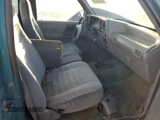 1993 Ford Ranger Splash z VIN 1FTCR10A8PUD15617, wystawiony jako Copart lot #71135104 z przebiegiem 88 764 mil mil oraz Czysty tytuł • Clean title. Historia ofert i sprzedaży dostępna na DreamBid. Obrazek 10.