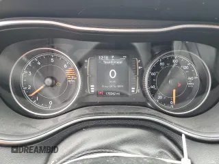 2019 Jeep Cherokee Latitude Plus с VIN 1C4PJLLB9KD186823, выставлен на аукционе Copart как лот 56421145 с пробегом 175 542 миль миль и Списание • Salvage title. История ставок и продаж доступна на DreamBid. Изображение 9.