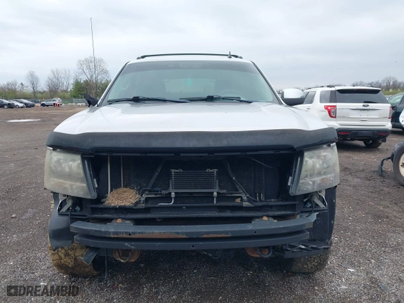 2011 Chevrolet Avalanche LT with VIN 3GNTKFE39BG212642, listed as a IAAI auction lot 41951335 with 221,950 mi miles. Bid and sale history available at carsss.com. Image 13.