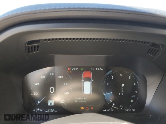 2020 Volvo XC60 Inscription with VIN YV4102RL4L1512319, listed as a Copart auction lot 48719605 with 37,302 mi miles and Salvage title. Bid and sale history available at DreamBid. Image 9.