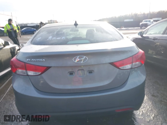 2011 Hyundai Elantra GLS z VIN KMHDH4AE1BU093985, wystawiony jako IAAI lot #41101288 z przebiegiem 80 882 mil mil oraz . Historia ofert i sprzedaży dostępna na DreamBid. Obrazek 16.