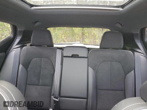 2021 Volvo XC40 R-Design with VIN YV4162UM5M2604744, listed as a Copart auction lot 53574615 with 17,993 mi miles and Salvage Title. Bid and sale history available at carsss.com. Image 10.
