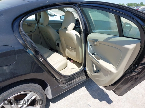 2015 Volvo S60 T5 Drive-E Premier with VIN YV140MFK5F2360714, listed as a IAAI auction lot 42043000 with 170,062 mi miles. Bid and sale history available at carsss.com. Image 8.