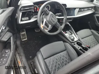 2023 Audi S3 Premium Plus z VIN WAUH3DGYXPA032954, wystawiony jako Copart lot #38364484 z przebiegiem 7 292 mil mil oraz . Historia ofert i sprzedaży dostępna na DreamBid. Obrazek 8.