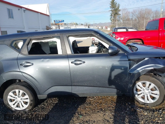 2020 Kia Soul LX with VIN KNDJ23AU2L7716198, listed as a IAAI auction lot 41667038 with 38,344 mi miles. Bid and sale history available at carsss.com. Image 13.
