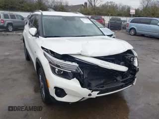 2022 Kia Seltos S z VIN KNDEUCAA7N7296295, wystawiony jako IAAI lot #41661457 z przebiegiem 45 293 mil mil oraz . Historia ofert i sprzedaży dostępna na DreamBid. Obrazek 1.