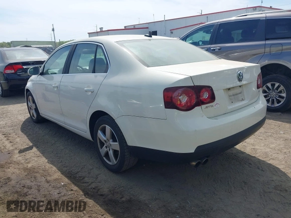 2008 Volkswagen Jetta SE with VIN 3VWRZ71KX8M173889, listed as a IAAI auction lot 42062818 with Not provided miles and . Bid and sale history available at DreamBid. Image 3.