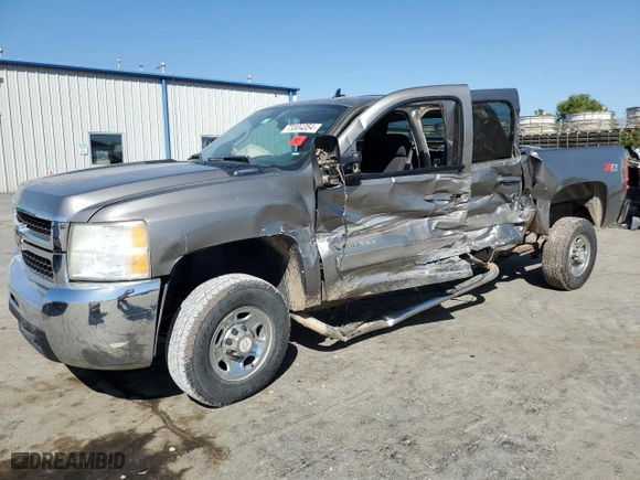 2008 Chevrolet Silverado 2500HD Work Truck with VIN 1GCHK23KX8F132780, listed as a Copart auction lot 73304354 with 122,692 mi miles and Salvage Title. Bid and sale history available at carsss.com. Image 1.