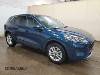 2020 Ford Escape SE z VIN 1FMCU9G6XLUC11649, wystawiony jako Copart lot #58934695 z przebiegiem 109 495 mil mil oraz Czysty tytuł • Clean title. Historia ofert i sprzedaży dostępna na DreamBid. Obrazek 4.
