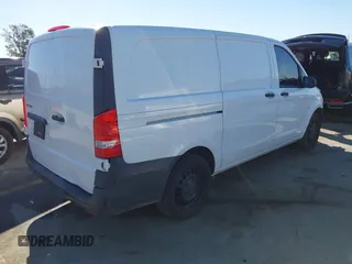 2019 Mercedes-Benz Metris Cargo z VIN WD3PG2EAXK3530575, wystawiony jako IAAI lot #41813709 z przebiegiem 136 174 mil mil oraz . Historia ofert i sprzedaży dostępna na DreamBid. Obrazek 4.