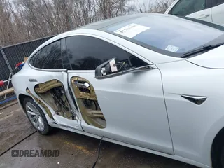 2018 Tesla Model S 75D with VIN 5YJSA1E2XJF274766, listed as a IAAI auction lot 41704600 with 164,066 mi miles and . Bid and sale history available at DreamBid. Image 6.