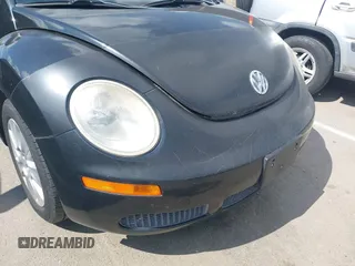 2008 Volkswagen New Beetle Coupe S with VIN 3VWPW31C38M505088, listed as a IAAI auction lot 42055070 with 137,031 mi miles. Bid and sale history available at carsss.com. Image 12.