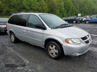 2006 Dodge Grand Caravan SXT z VIN 2D4GP44L56R786238, wystawiony jako Copart lot #55799425 z przebiegiem 173 150 mil mil oraz Czysty tytuł • Clean title. Historia ofert i sprzedaży dostępna na DreamBid. Obrazek 4.