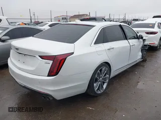 2019 Cadillac CT6 Luxury AWD z VIN 1G6KB5RS9KU114954, wystawiony jako IAAI lot #38260808 z przebiegiem 17 666 mil mil oraz . Historia ofert i sprzedaży dostępna na DreamBid. Obrazek 4.
