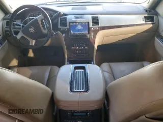 2013 Cadillac Escalade ESV Premium z VIN 1GYS4JEF6DR173775, wystawiony jako Copart lot #46567645 z przebiegiem 248 838 mil mil oraz Szkoda całkowita • Salvage title. Historia ofert i sprzedaży dostępna na DreamBid. Obrazek 8.