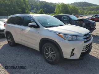 2018 Toyota Highlander SE with VIN 5TDJZRFH5JS536369, listed as a Copart auction lot 61564955 with 130,185 mi miles and Salvage title. Bid and sale history available at DreamBid. Image 4.