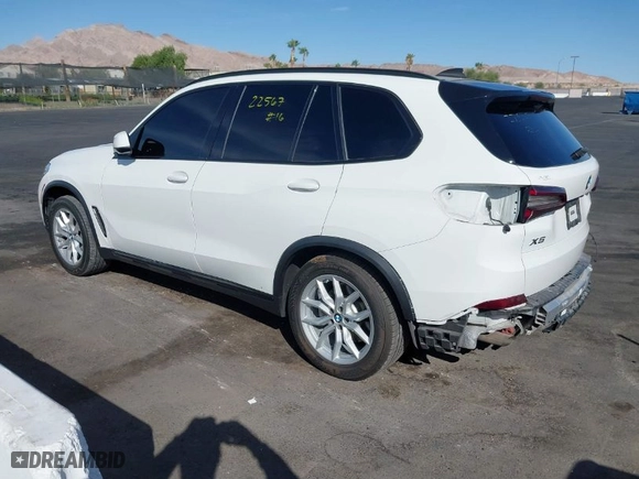 2020 BMW X5 sDrive40i with VIN 5UXCR4C03LLT19500, listed as a IAAI auction lot 40598669 with 61,604 mi miles. Bid and sale history available at carsss.com. Image 3.