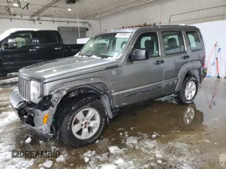 2012 Jeep Liberty Sport Latitude z VIN 1C4PJMAK2CW152768, wystawiony jako Copart lot #45309825 z przebiegiem 97 864 mil mil oraz Szkoda całkowita • Salvage title. Historia ofert i sprzedaży dostępna na DreamBid. Obrazek 1.