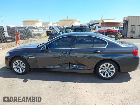 2014 BMW 5 Series 528i z VIN WBA5A5C50ED510000, wystawiony jako IAAI lot #41871538 z przebiegiem 37 169 mil mil oraz . Historia ofert i sprzedaży dostępna na DreamBid. Obrazek 14.