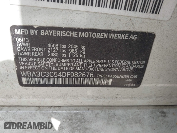 2013 BMW 3 Series 320i xDrive z VIN WBA3C3C54DF982676, wystawiony jako IAAI lot #42155003 z przebiegiem Nie podano mil oraz . Historia ofert i sprzedaży dostępna na DreamBid. Obrazek 9.