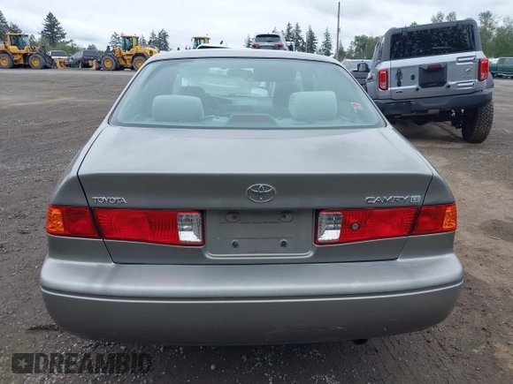 2001 Toyota Camry CE z VIN 4T1BG22K31U097733, wystawiony jako IAAI lot #42276687 z przebiegiem 180 357 mil mil oraz . Historia ofert i sprzedaży dostępna na DreamBid. Obrazek 16.